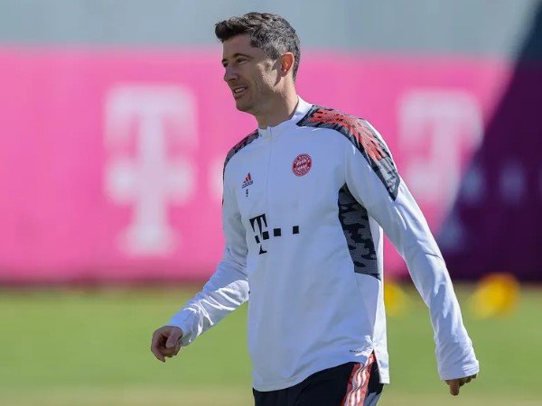 Tin bóng đá sáng 15/4: Lewandowski tức giận với BLĐ Bayern