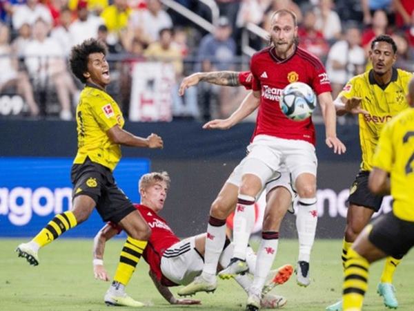 Man Utd chậm chạp bị Dortmund đánh bại